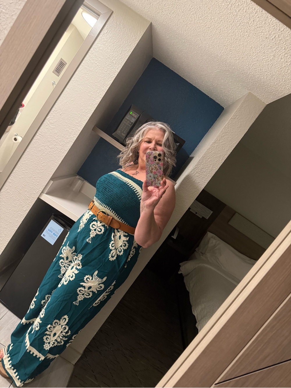🐿️-Jumpsuit -Geo design Emerald Green & White -New- Boutique - Picture 2 of 5